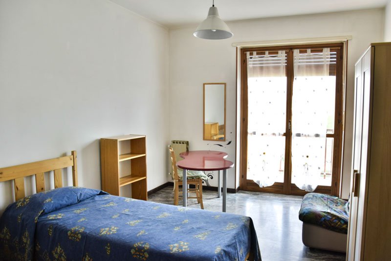 Grugliasco da privato camera in alloggio arredato a Torino in Affitto