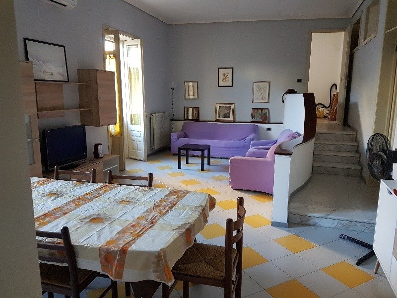 Ispica appartamento in pieno centro a Ragusa in Affitto