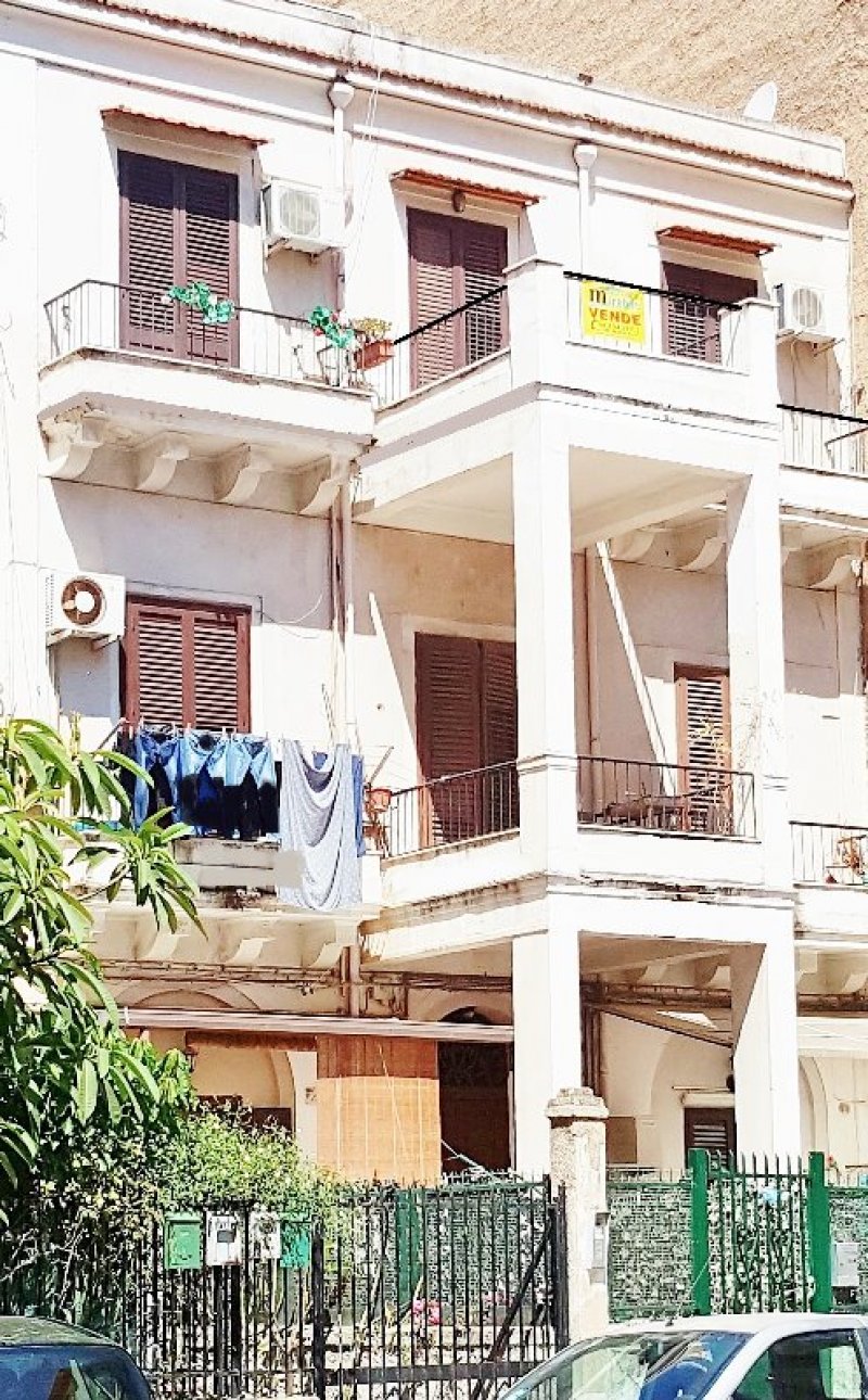 Appartamento situato nel centro di Palermo a Palermo in Vendita