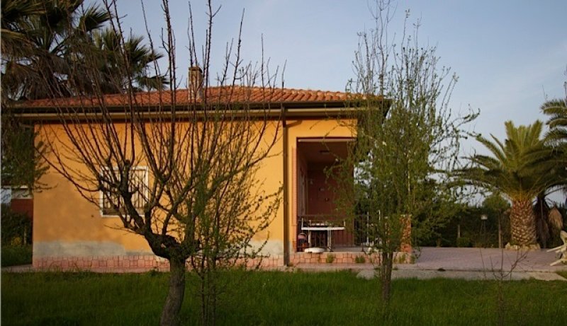 Sabaudia villa indipendente a Latina in Vendita