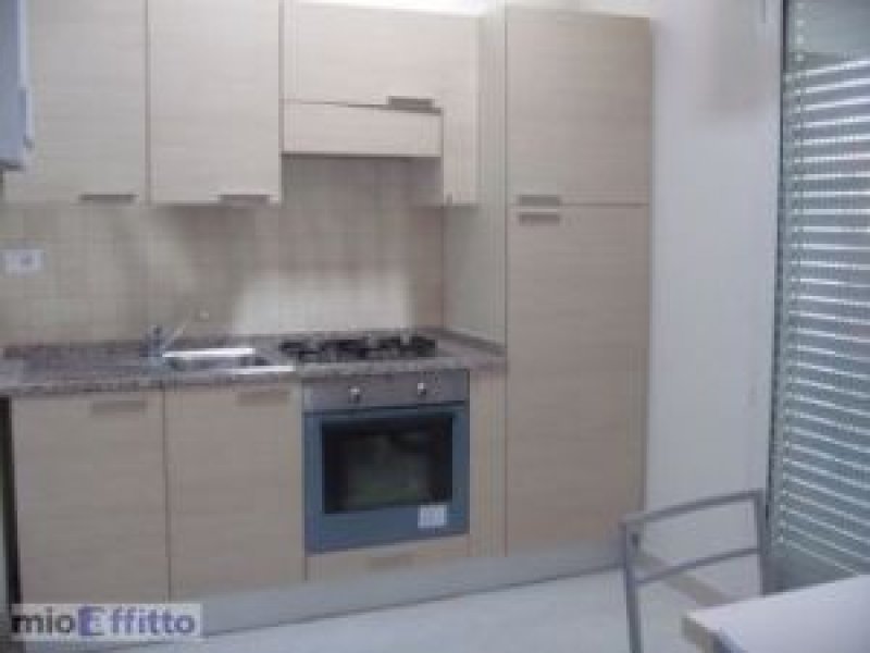 Rimini solo per studentesse appartamento arredato a Rimini in Affitto