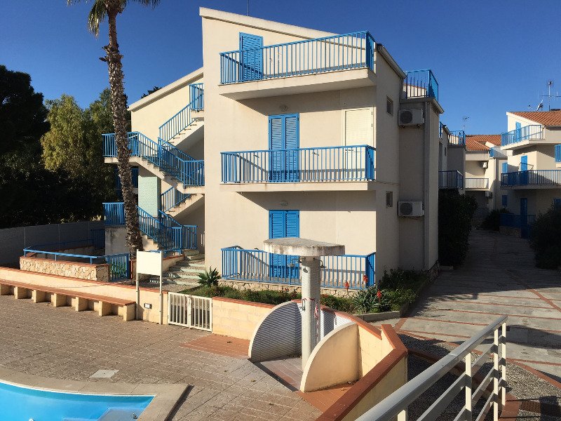 Marina di Ragusa appartamento con vista piscina a Ragusa in Vendita