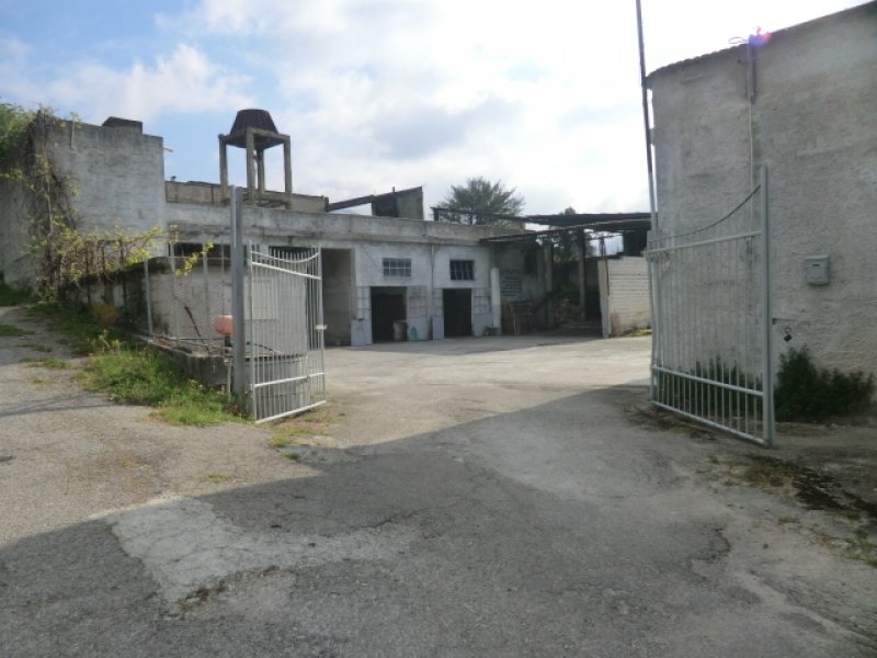 Opificio industriale sito in Capaccio a Salerno in Vendita