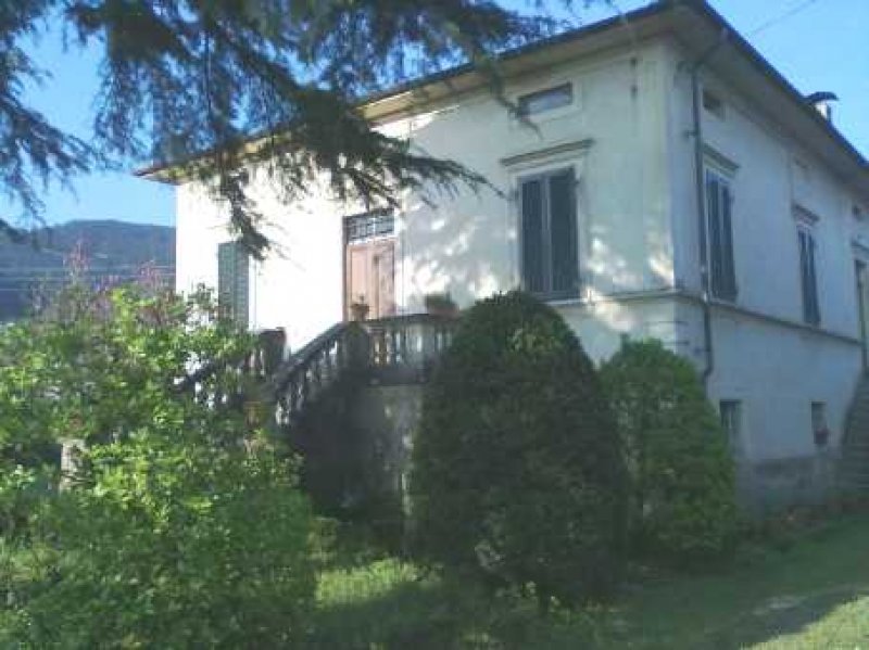 Capannori villetta singola anni 50 a Lucca in Vendita