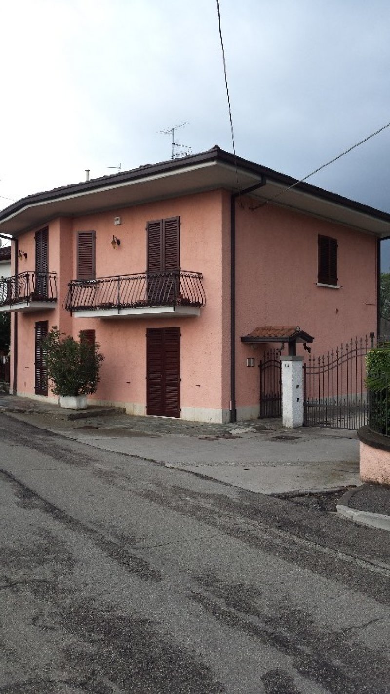 Ciliverghe di Mazzano abitazione su due piani a Brescia in Vendita