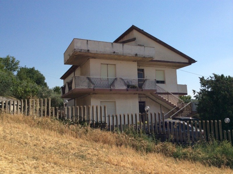 A Montesilvano casa singola a Pescara in Vendita