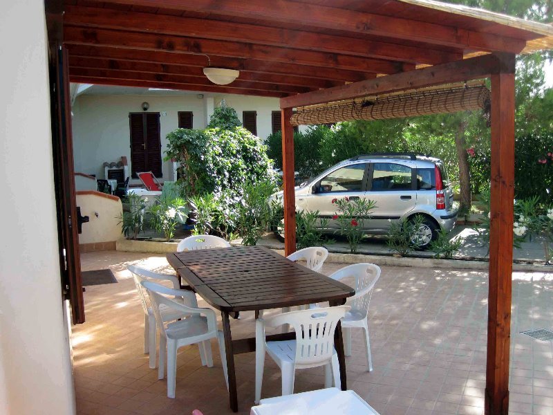 Calasetta appartamento con cortile privato a Carbonia-Iglesias in Vendita
