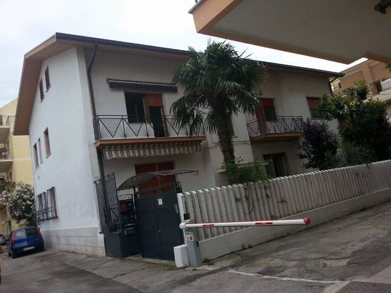 Pescara appartamento in palazzina con giardino a Pescara in Affitto