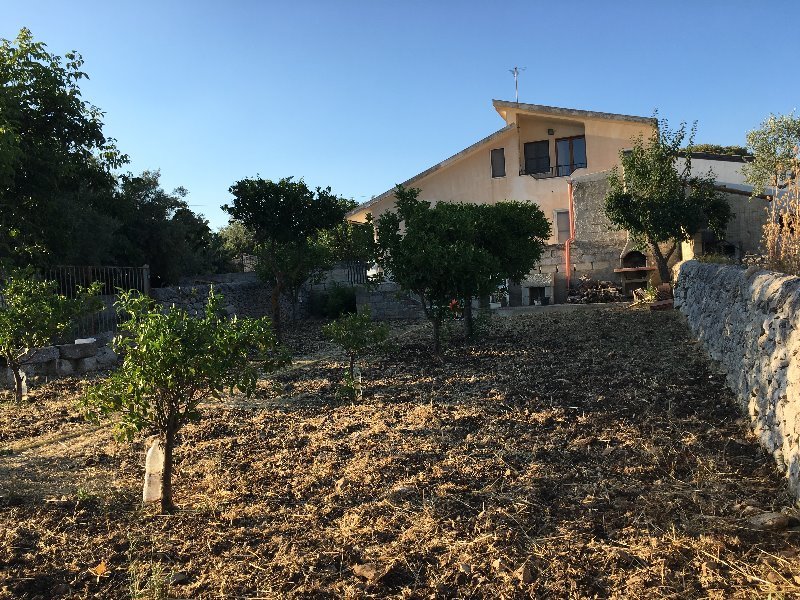Modica casa singola indipendente a Ragusa in Vendita