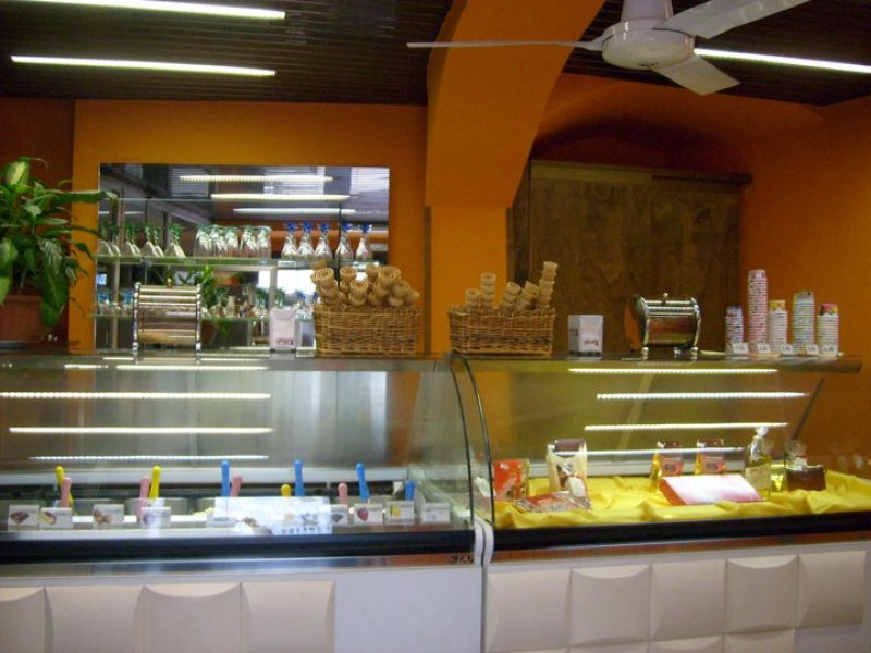 Giaveno bar gelateria artigianale a Torino in Vendita