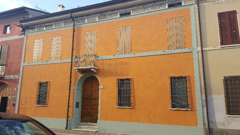 Commessaggio casa storica a Mantova in Vendita