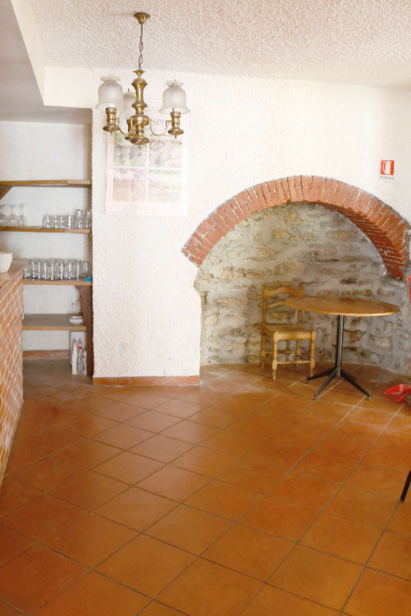 Casanova Lerrone in gestione pizzeria ristorante a Savona in Affitto