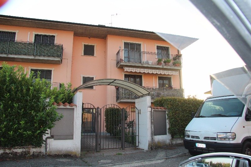 Landriano appartamento in palazzina recente a Pavia in Vendita
