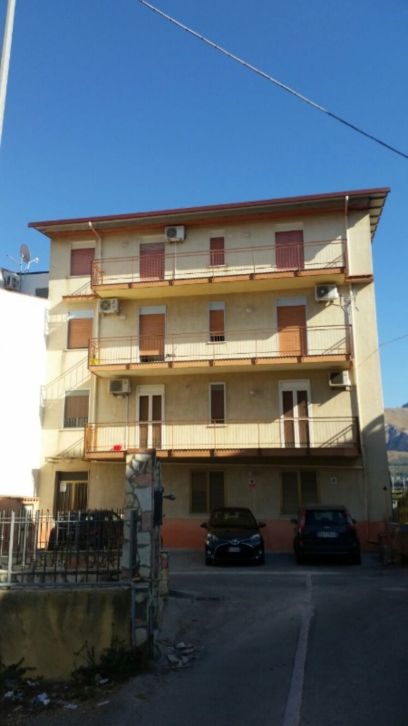 Palermo zona Guarnaschelli appartamento a Palermo in Affitto