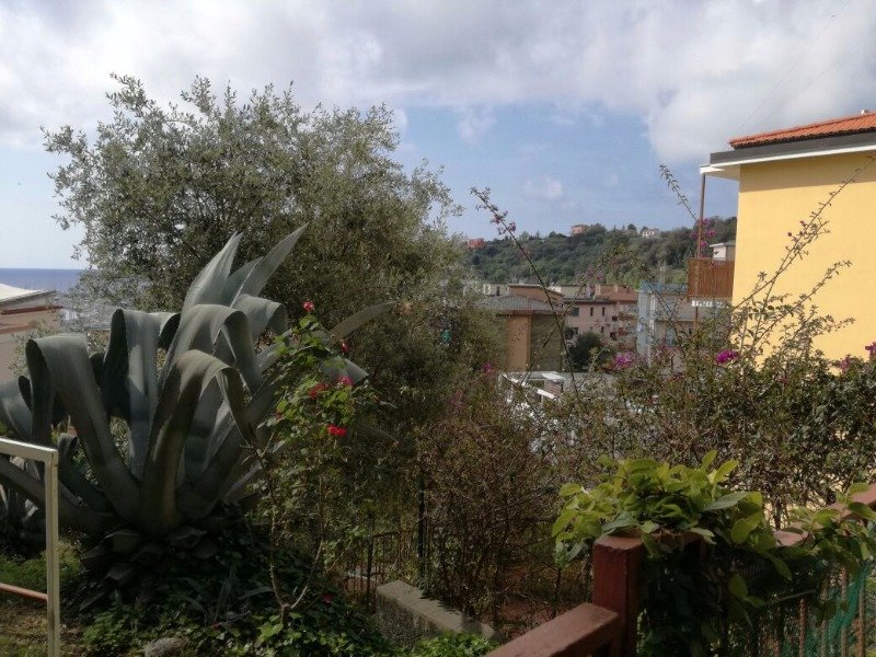 A Varazze appartamento con vista mare a Savona in Affitto