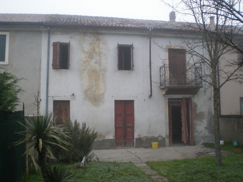 Albaredo d'Adige abitazione singola a Verona in Vendita