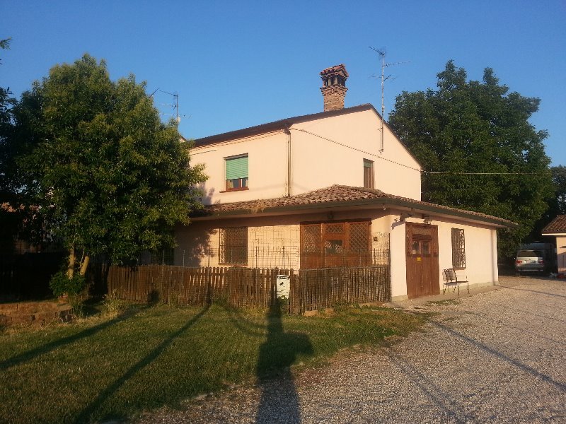 Villa rustica con terreno zona Marrara a Ferrara in Vendita