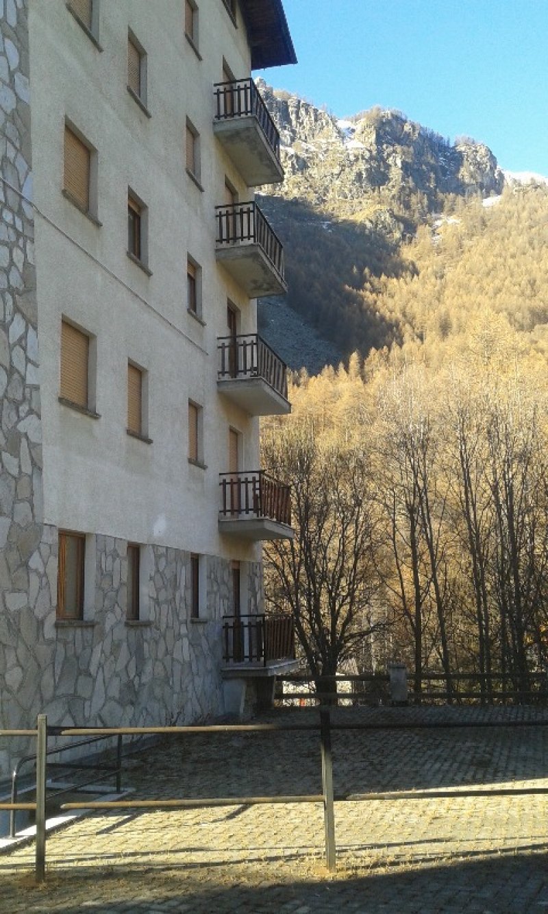 Valtournenche alloggio piano rialzato a Valle d'Aosta in Vendita