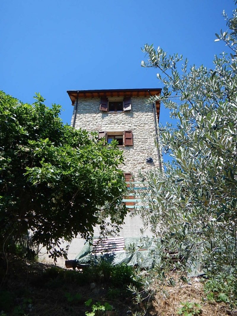Valserra torre medievale a Terni in Vendita