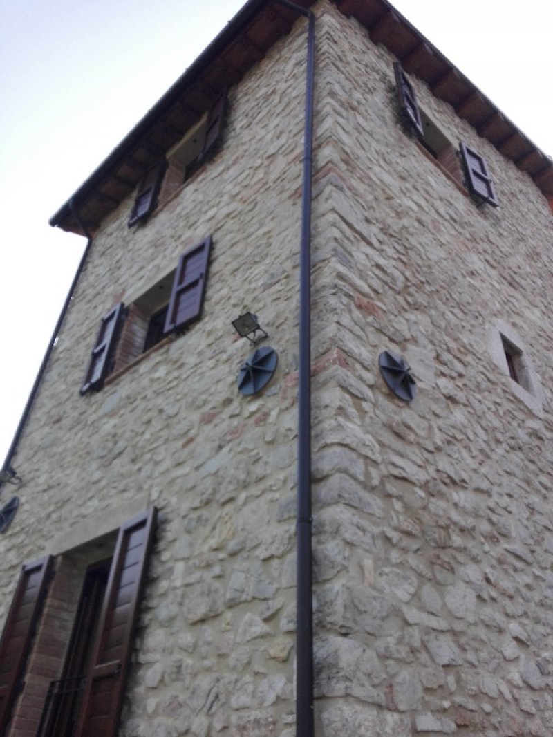Valserra torre medievale a Terni in Vendita