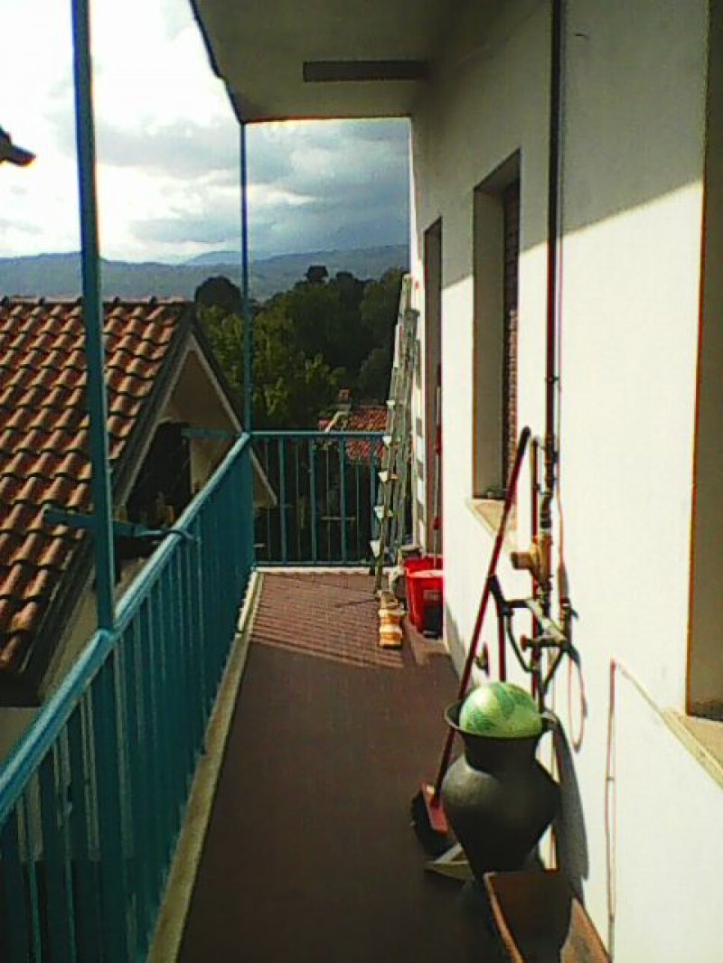 Ivrea appartamento con lungo balcone a Torino in Vendita