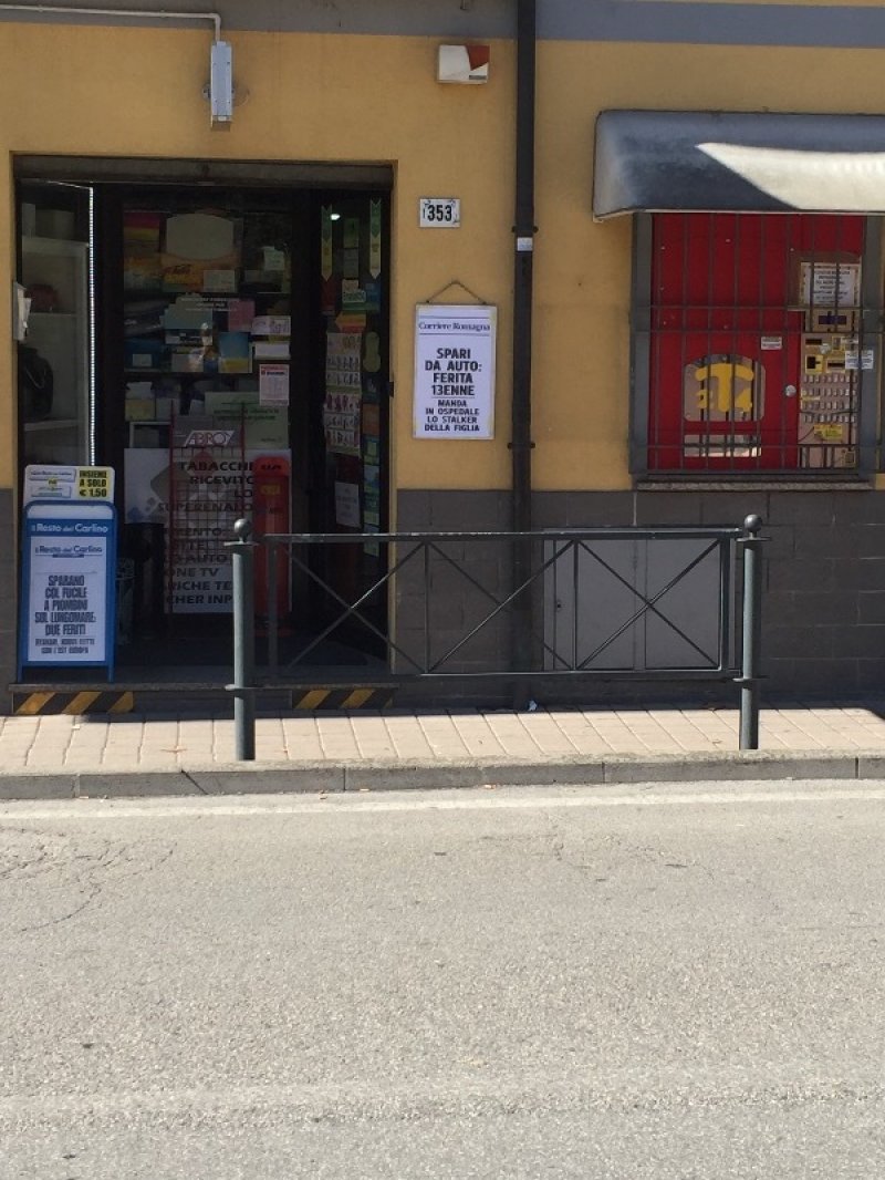 Tabaccheria ricevitoria edicola storico negozio a Rimini in Vendita