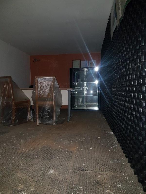 Altamura garage con soppalco in acciaio a Bari in Vendita