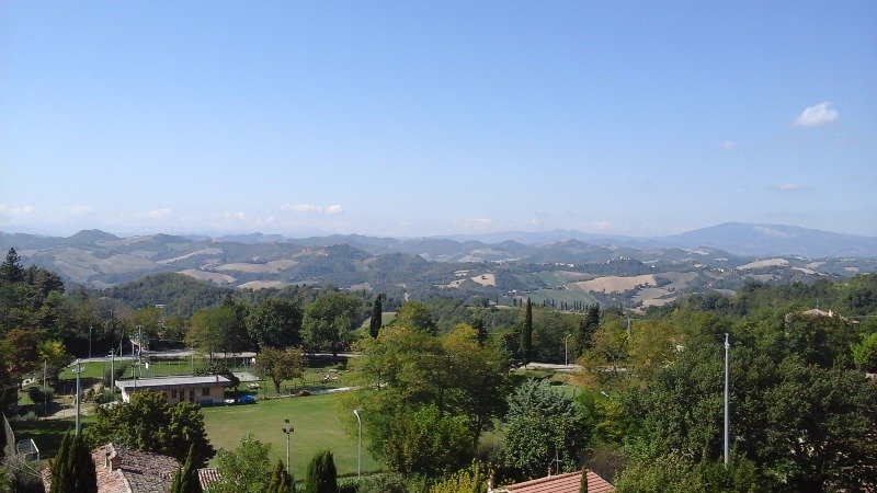Urbino complesso con terreni a Pesaro e Urbino in Vendita