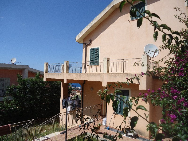 Patti appartamento in villa bifamiliare a Messina in Affitto