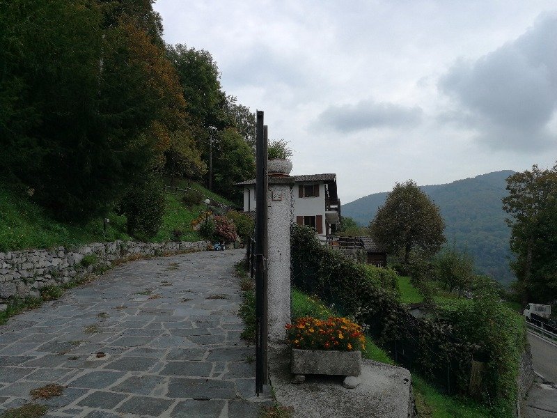 Zelbio villa in posizione panoramica a Como in Vendita