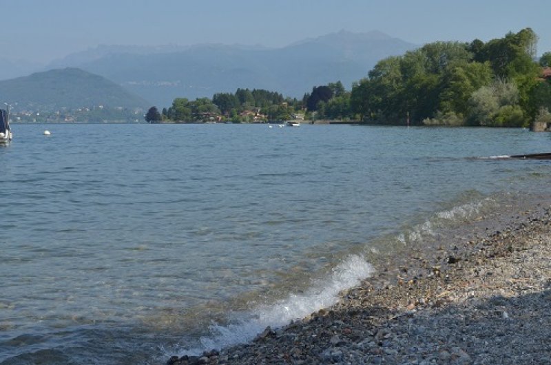 Leggiuno bilocale con vista lago a Varese in Vendita