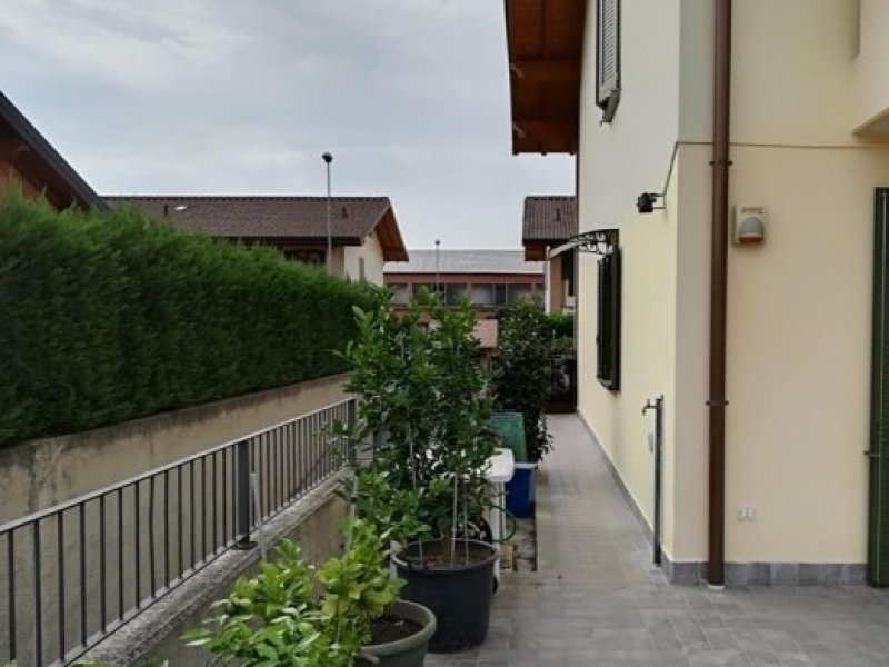Rovato zona Sottomonte trilocale a Brescia in Vendita