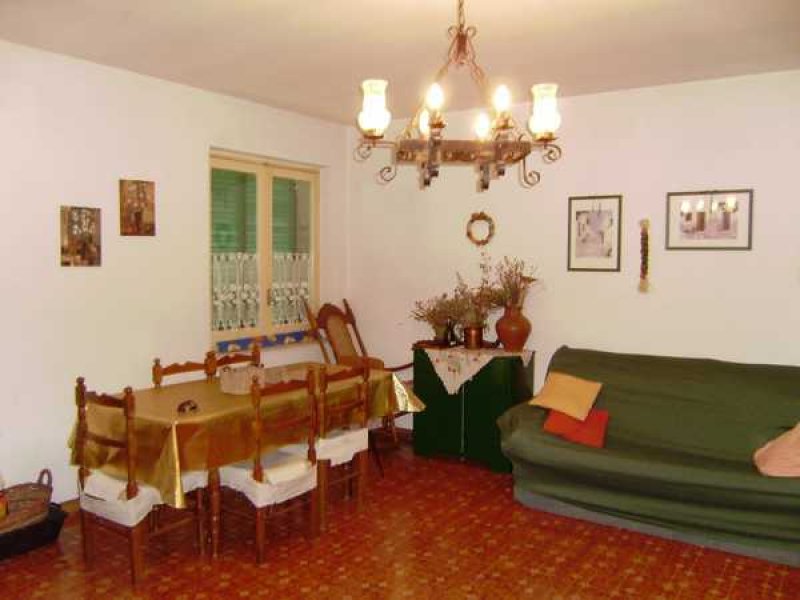 Pretoro appartamento caratteristico in villino a Chieti in Vendita