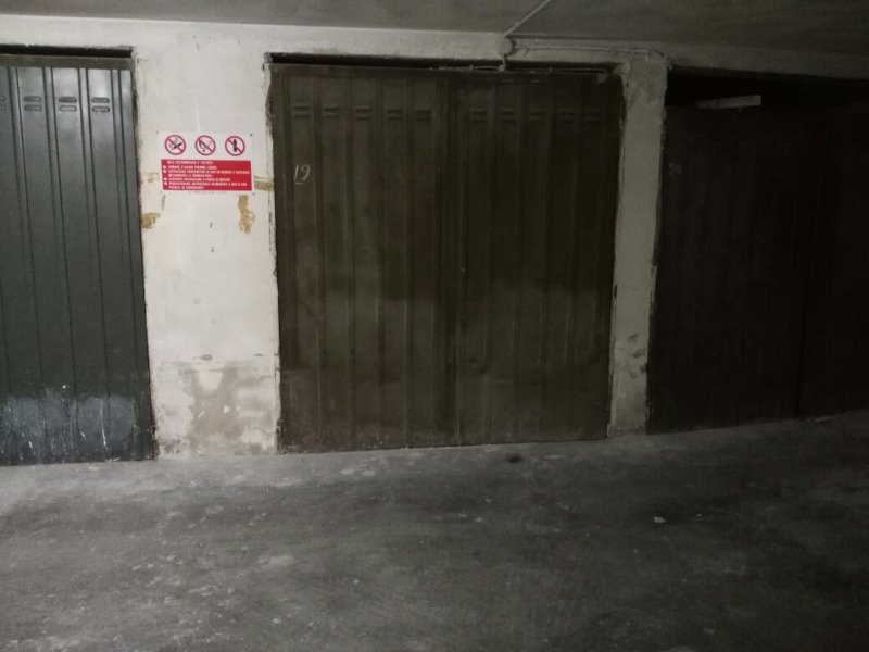 Verona vendesi garage contesto condominiale a Verona in Vendita