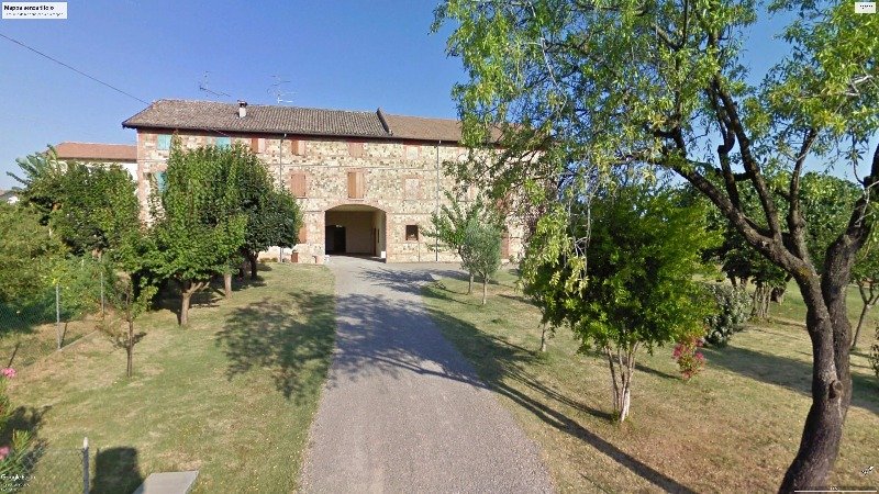 Borzano di Albinea casa colonica a Reggio nell'Emilia in Vendita
