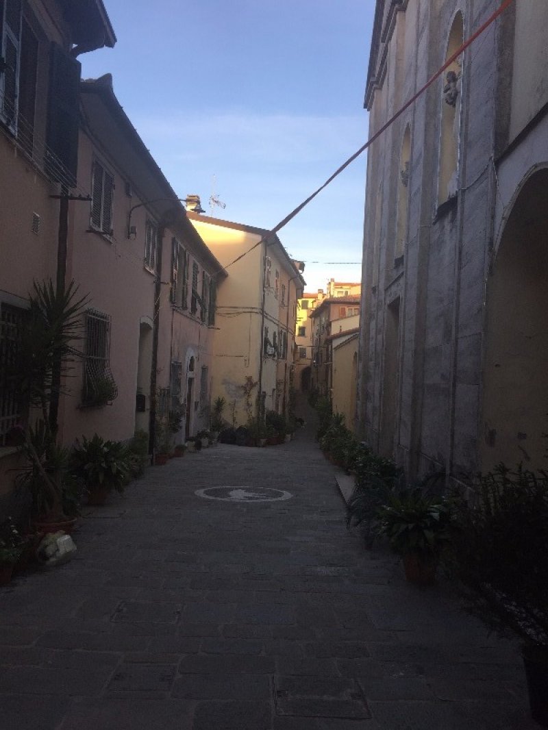 Sesta Godano appartamento nel borgo di Pitelli a La Spezia in Vendita