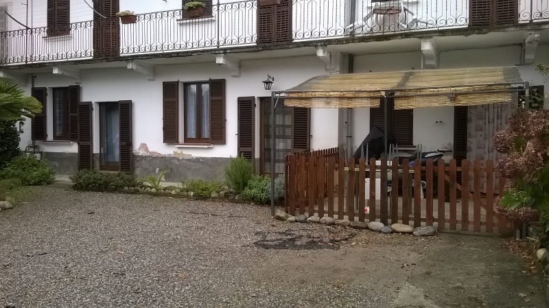 A Varallo Pombia casa a Novara in Vendita