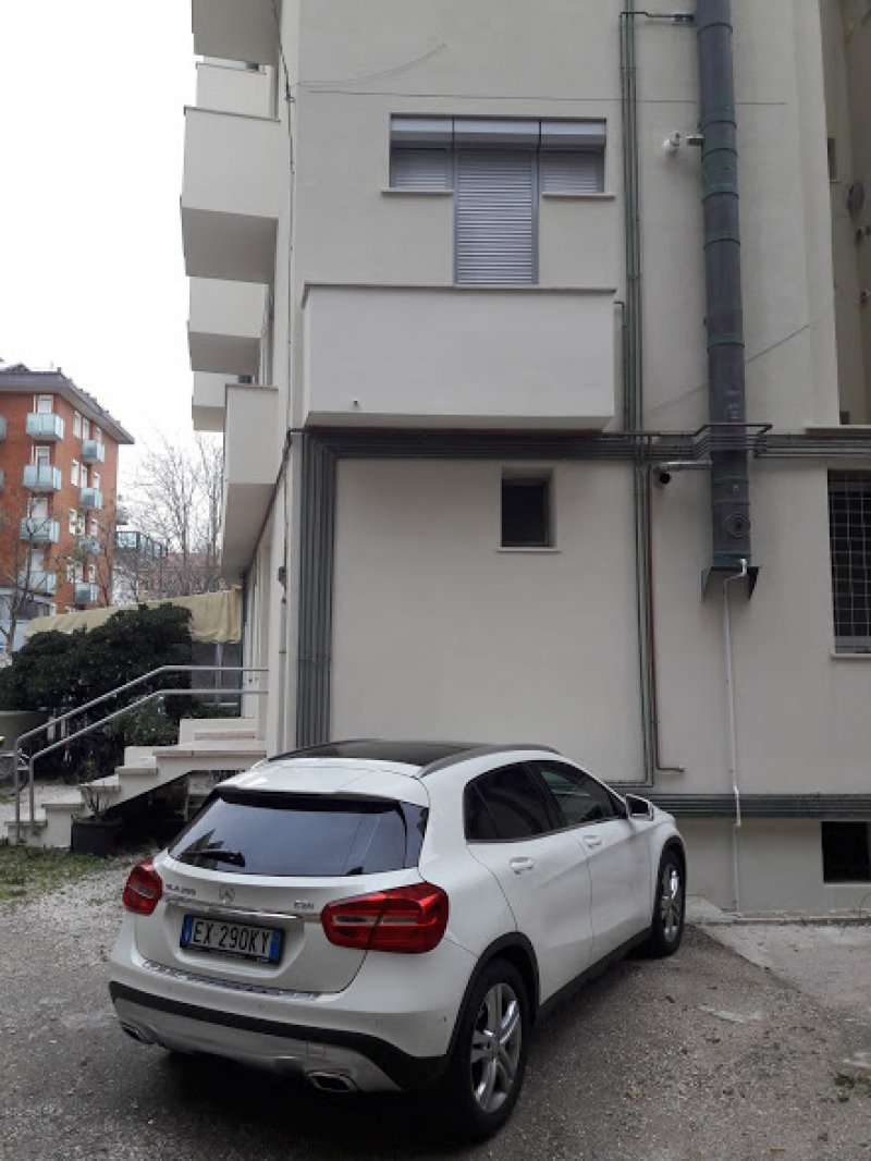 Pesaro appartamento vista mare con posto auto a Pesaro e Urbino in Vendita