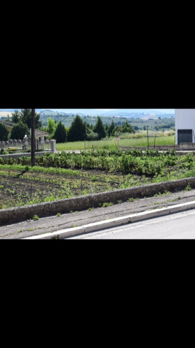 Terreni edificabili in zona Bivio a Campobasso in Vendita