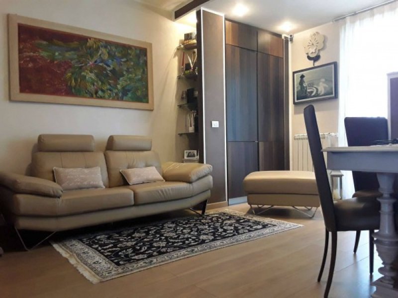 Ampio appartamento in Grugliasco a Torino in Vendita
