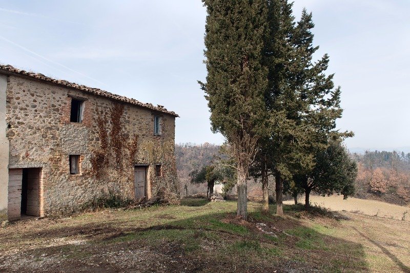 Casale panoramico sulle colline di Umbertide a Perugia in Vendita