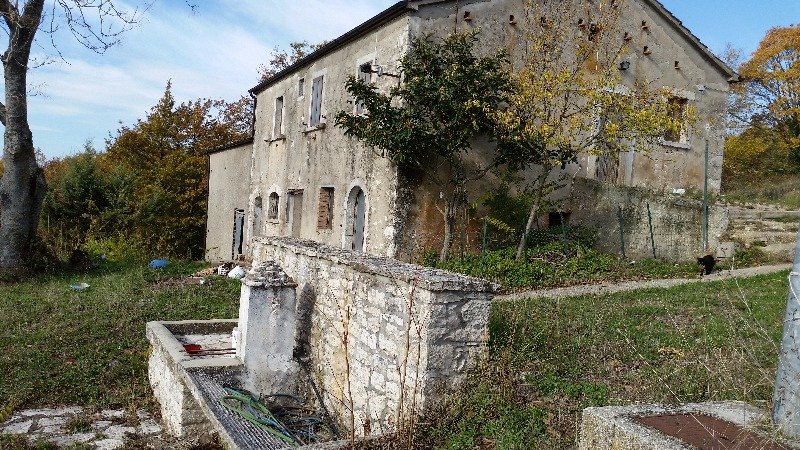 Santa Croce del Sannio casa colonica a Benevento in Vendita