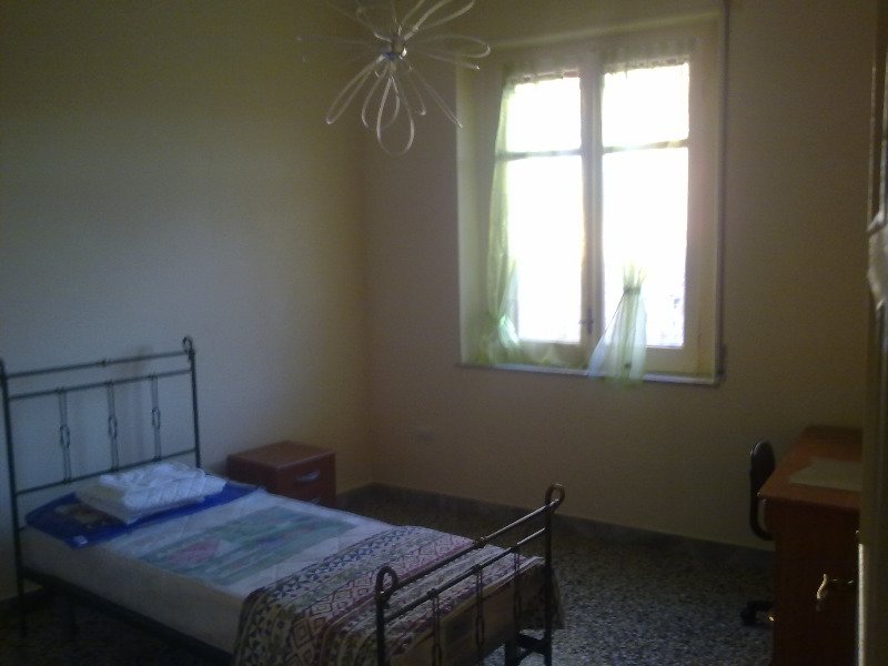 Benevento stanze in appartamento a Benevento in Affitto