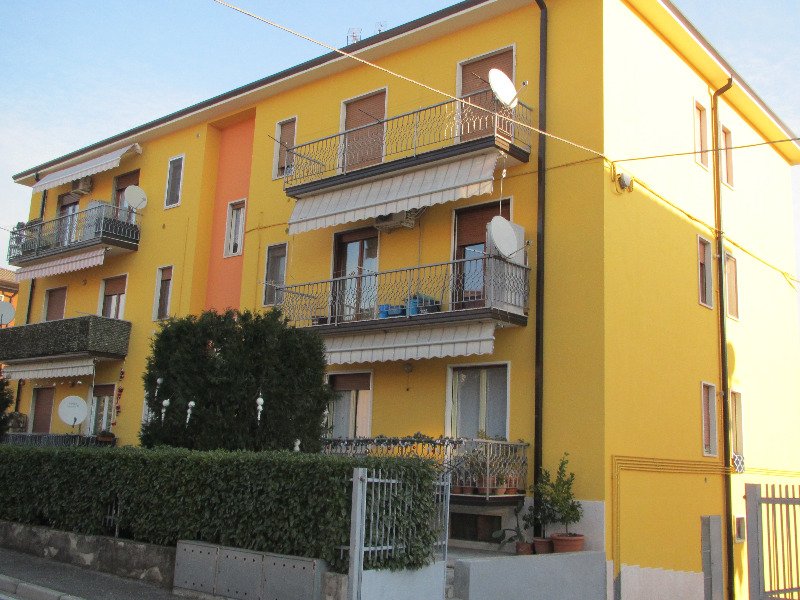 Sommacampagna zona residenziale appartamento a Verona in Vendita
