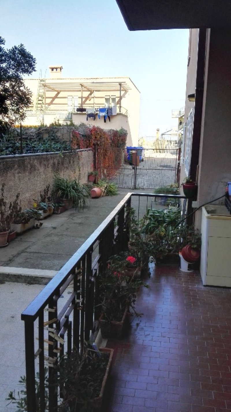 Tarquinia appartamento con garage e giardino a Viterbo in Vendita