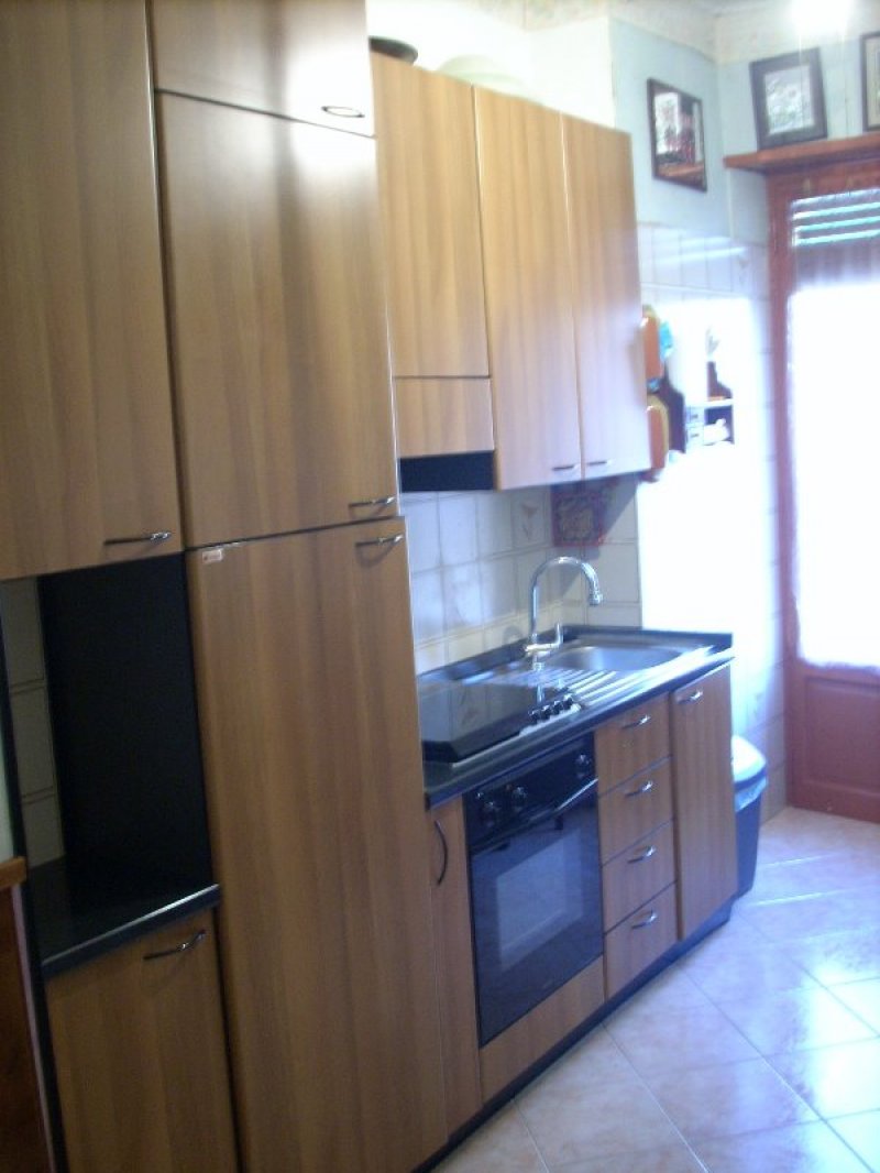 Torino appartamento con ingresso living a Torino in Vendita