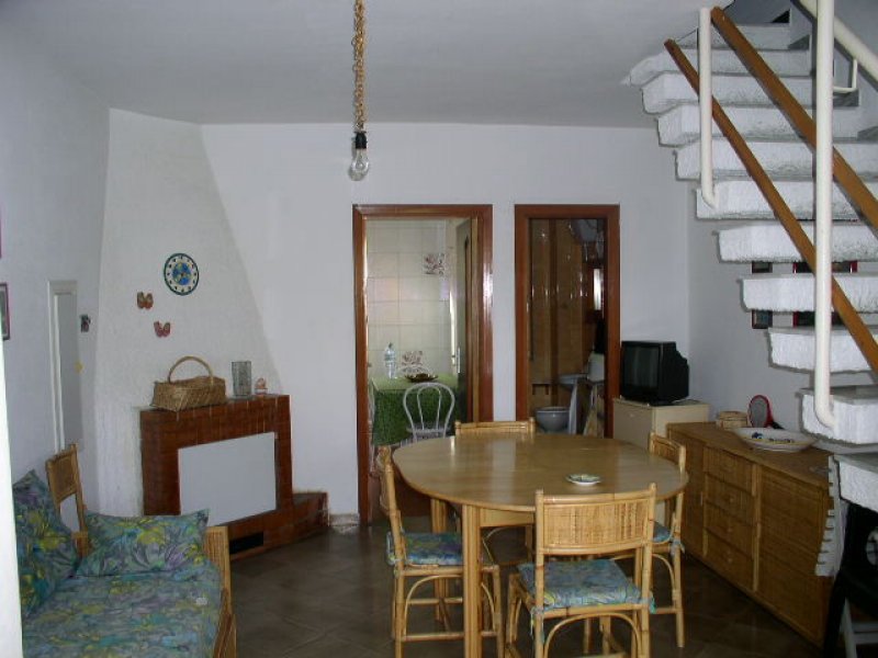 Centola Appartamento su 2 livelli con terrazzo a Salerno in Vendita