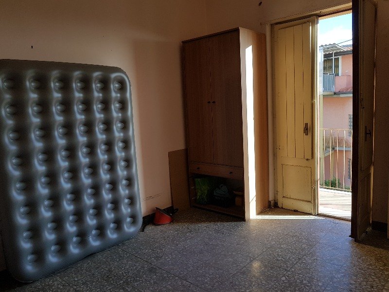 Catania appartamento da ristrutturare a Catania in Vendita