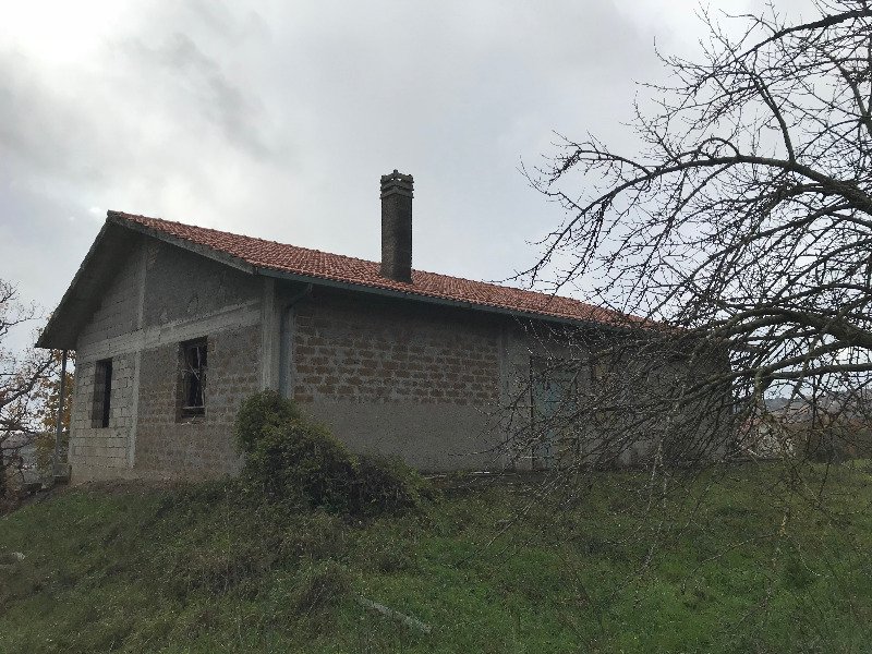 Montefiascone localit Grilli terreno con rustico a Viterbo in Vendita