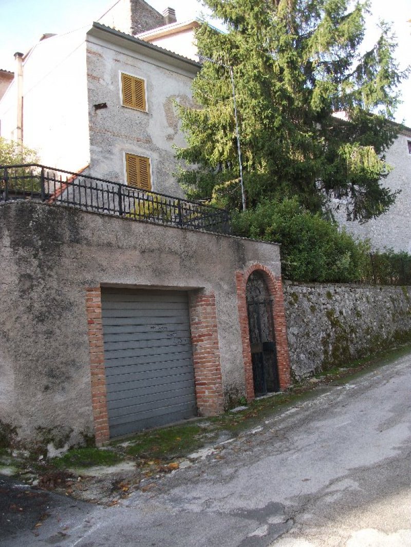 Casa nel borgo medioevale di Castelli di Alvito a Frosinone in Vendita